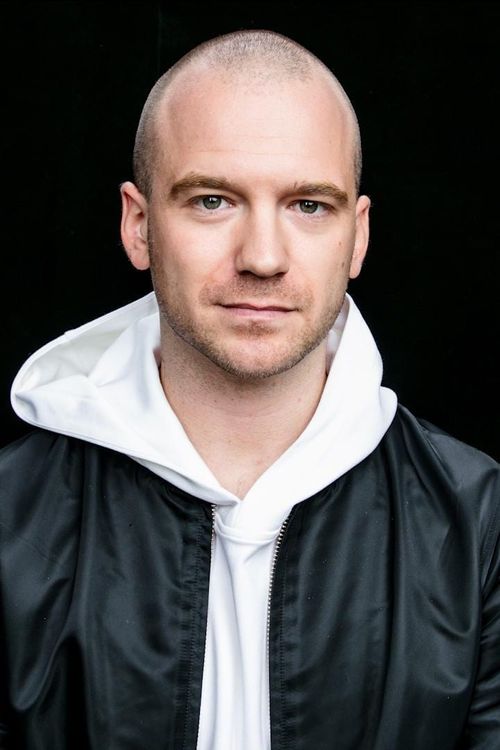 Key visual of Sean Evans