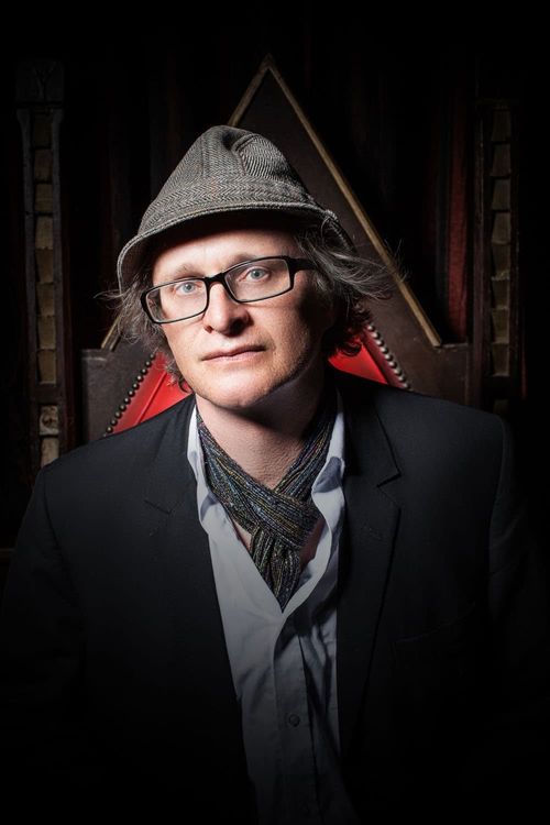 Key visual of Simon Munnery