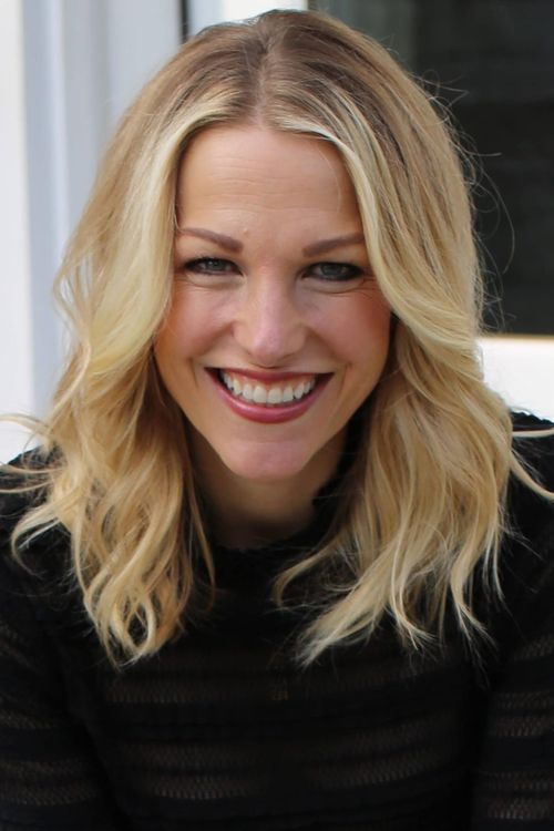 Key visual of Lindsay Czarniak