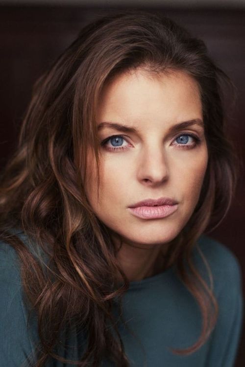 Key visual of Yvonne Catterfeld