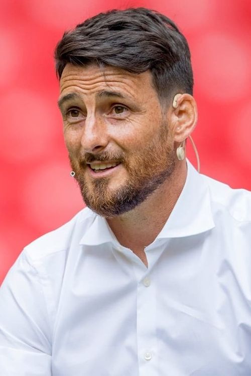 Key visual of Aritz Aduriz