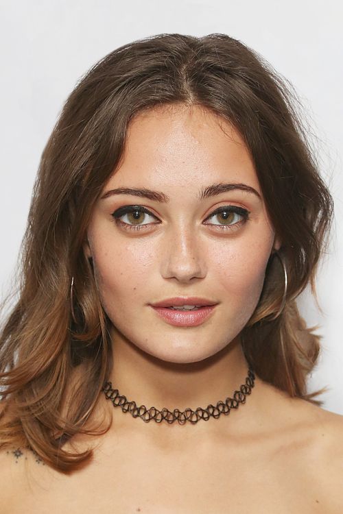 Key visual of Ella Purnell