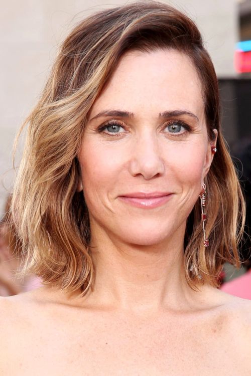 Key visual of Kristen Wiig