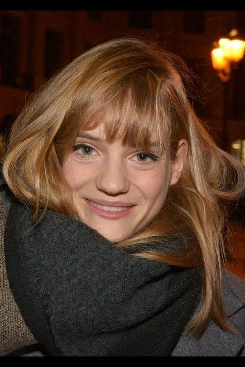 Key visual of Noémie Schmidt