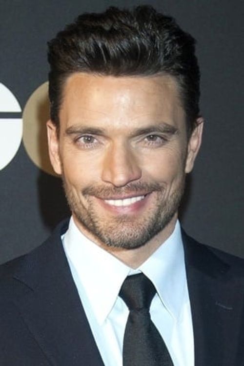 Key visual of Julián Gil