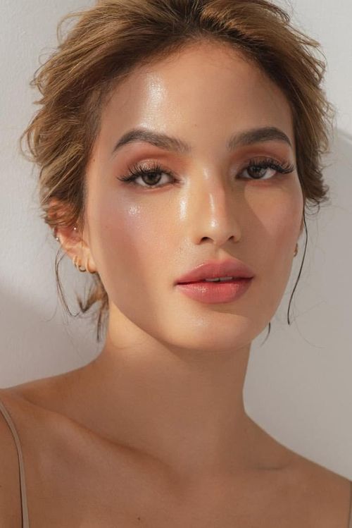 Key visual of Sarah Lahbati