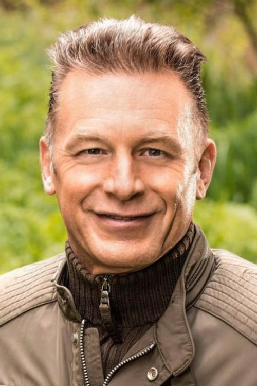 Key visual of Chris Packham