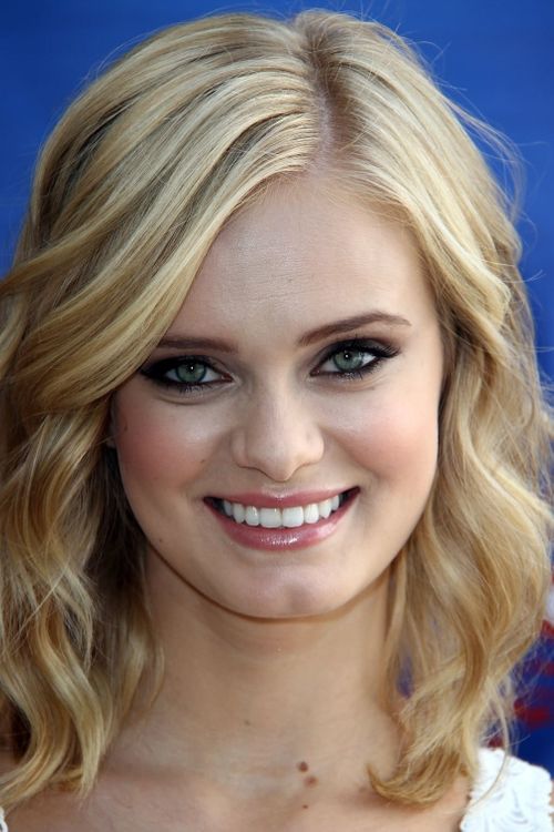 Key visual of Sara Paxton