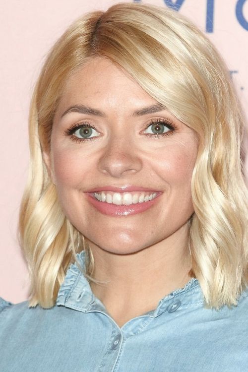 Key visual of Holly Willoughby