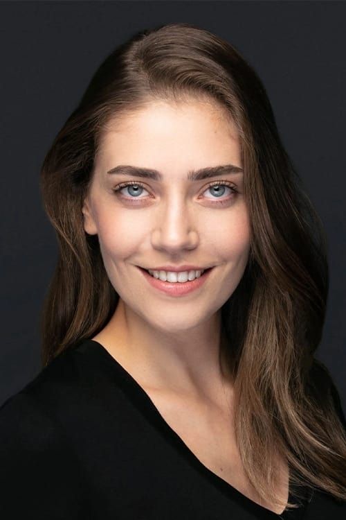 Key visual of Öznur Serçeler