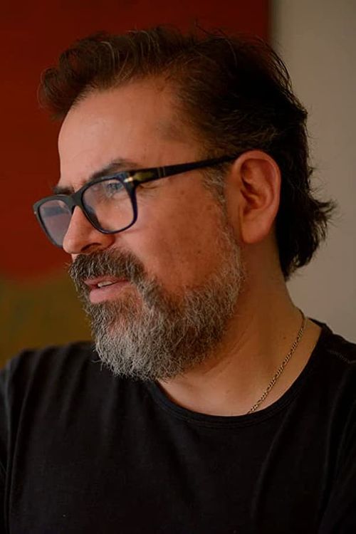 Key visual of Mario Muñoz