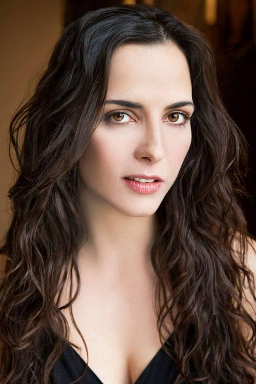 Key visual of Marisa Román