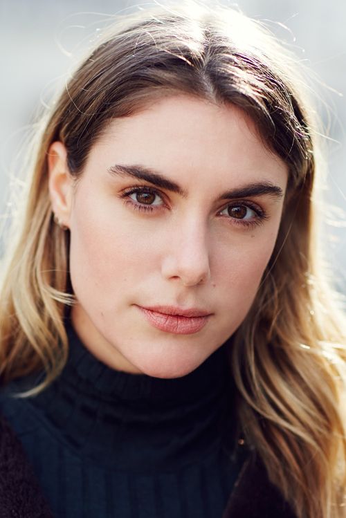 Key visual of Elena Saurel