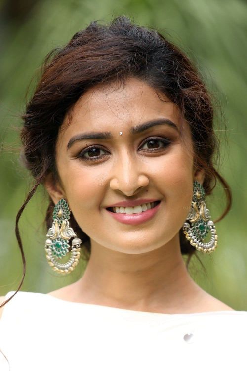 Key visual of Farnaz Shetty