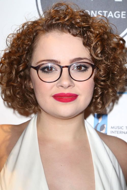 Key visual of Carrie Hope Fletcher