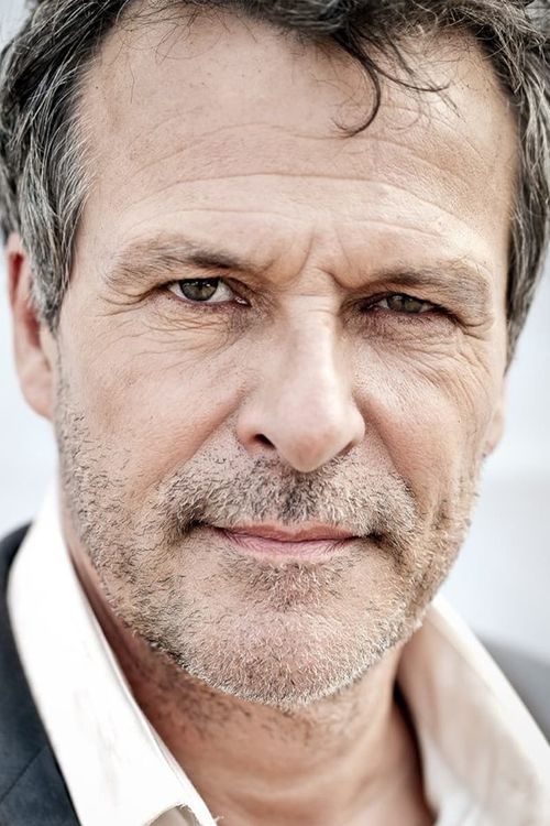 Key visual of Frédéric van den Driessche