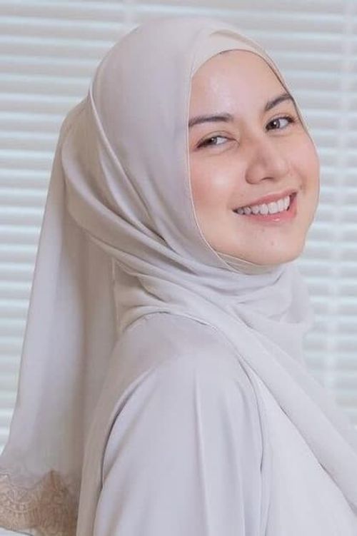 Key visual of Lisa Surihani