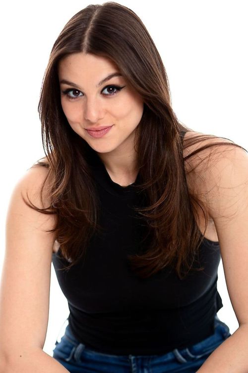 Key visual of Kira Kosarin