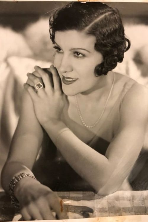 Key visual of Gloria Guzmán