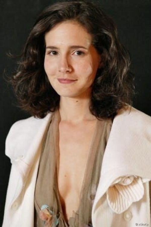 Key visual of Chloé Lambert