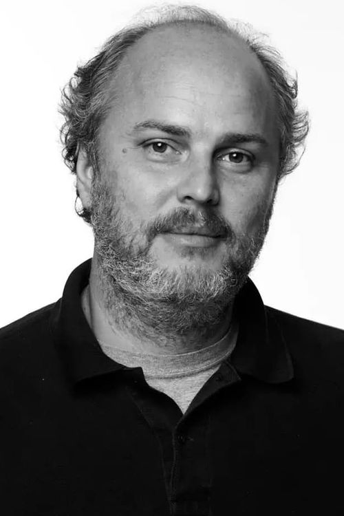 Key visual of Luiz Villaça