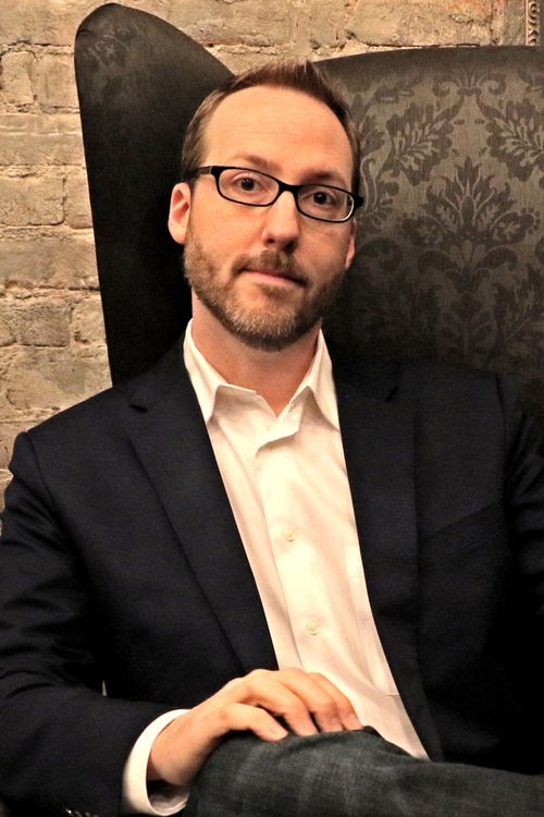 Key visual of Aaron Mahnke