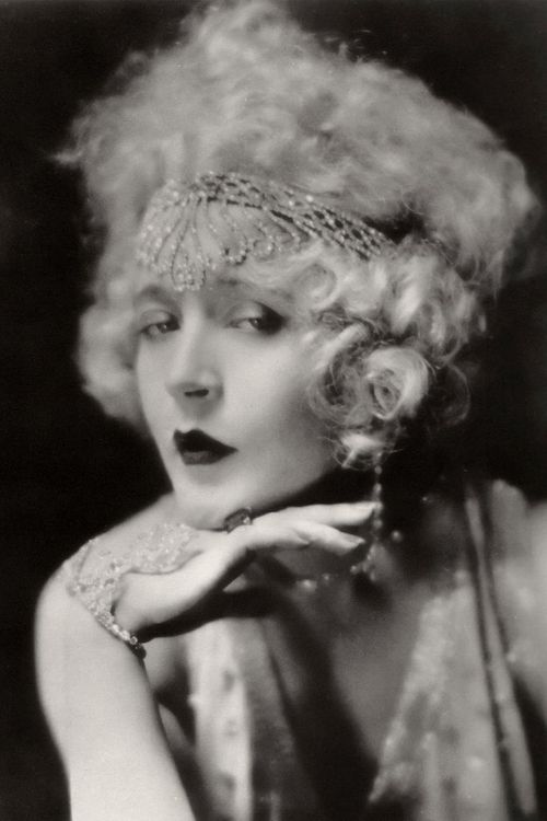 Key visual of Mae Murray