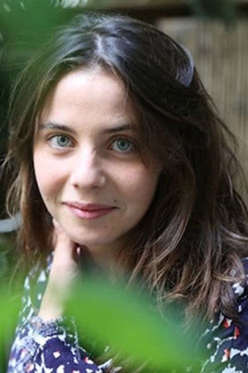 Key visual of Éva Lallier