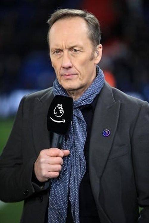 Key visual of Lee Dixon