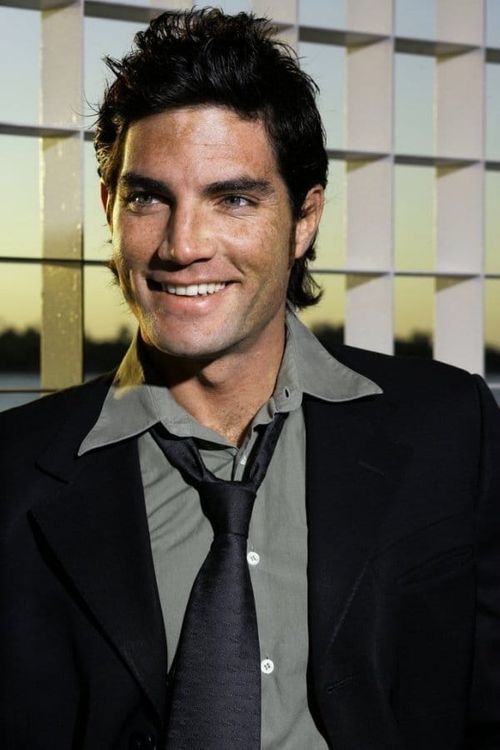 Key visual of Víctor González