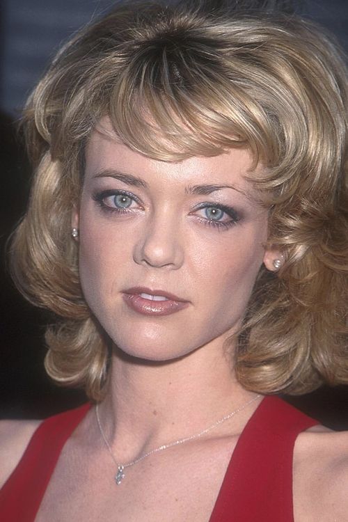 Key visual of Lisa Robin Kelly