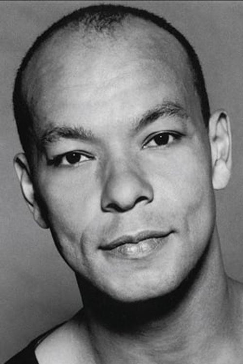 Key visual of Roland Gift