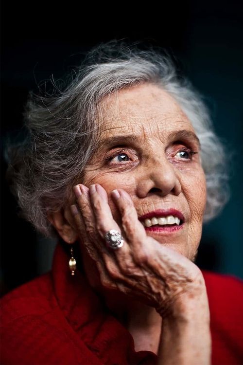 Key visual of Elena Poniatowska